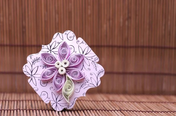 Artesanato de papel quilling flor artesanal, prática hobby . — Fotografia de Stock