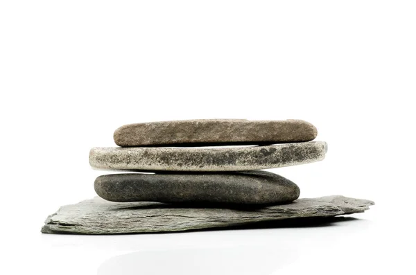 하얀 배경에 고립된 돌들. — 스톡 사진
