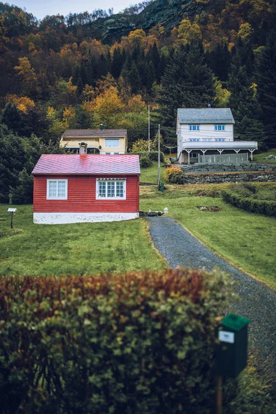 빨간 오두막 집 — 스톡 사진