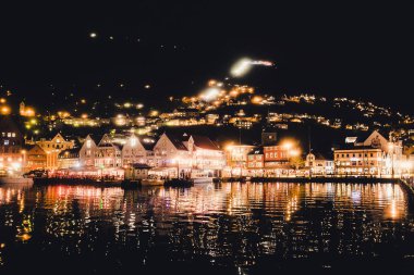 Buldings gece görünümü 