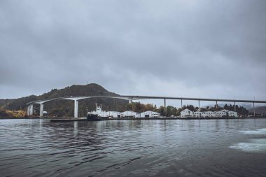 cityscape sisli havalarda görünümünü