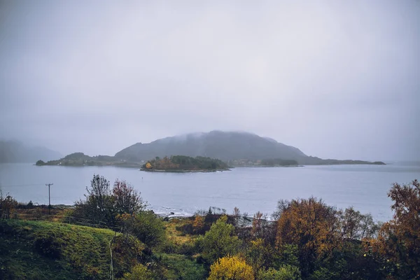 Gröna berg dalen — Stockfoto