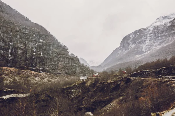 Bela paisagem montanhosa no outono — Fotografia de Stock