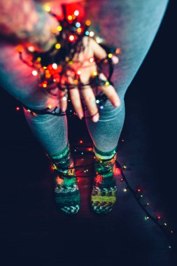 El garland ve Noel ışıkları