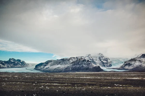 Montain valley with hills — Stock Photo, Image