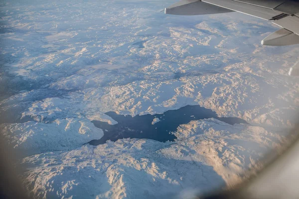 Pohled na horské jezero — Stock fotografie