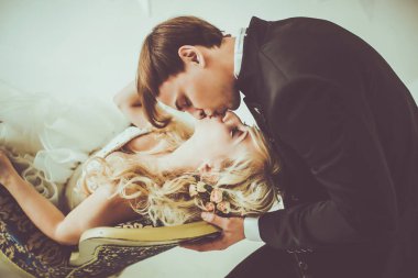 öpücük gelin damat