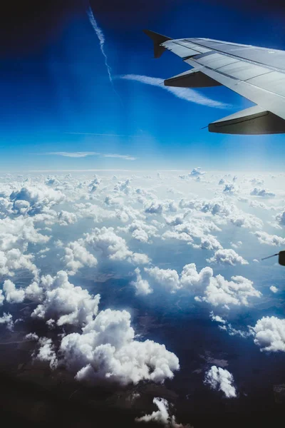 Blick aus dem Flugzeugfenster — Stockfoto