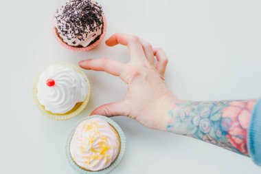 cupcake seçme kadın