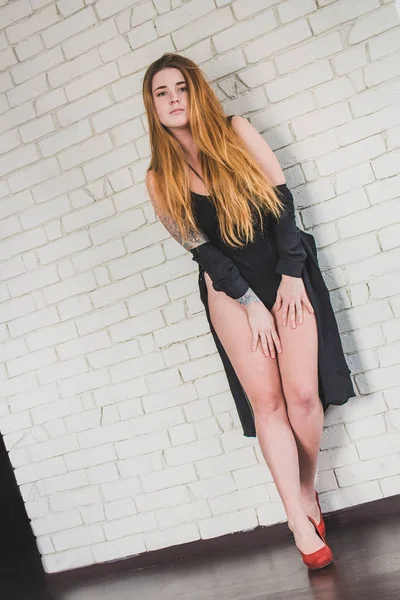 Sensuele jonge vrouw — Stockfoto