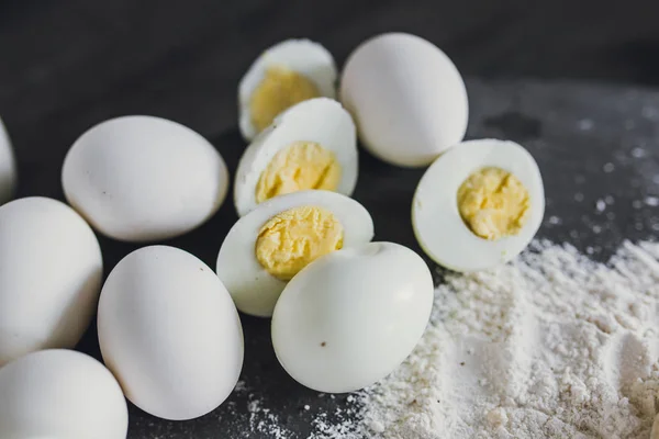 Huevos cocidos a la mitad — Foto de Stock