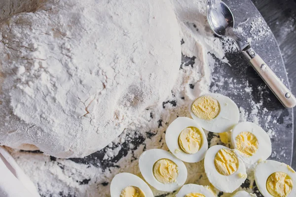 Huevos cocidos a la mitad — Foto de Stock