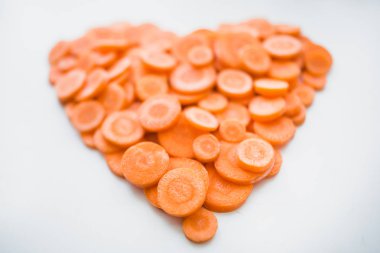 dilimlenmiş havuç yürekten