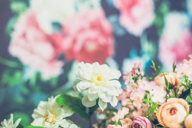 güzel arka plan üzerinde renkli çiçekler buket Close-Up  