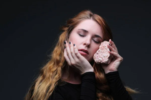 Portrait Young Beautiful Red Hair Woman Sea Stone Dark Background — Stock Photo, Image