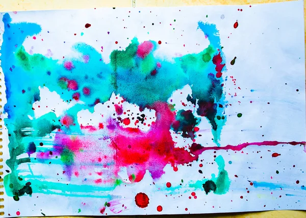 Beyaz Kağıt Arka Plan Üzerinde Renkli Sulu Boya Lekeleri Close — Stok fotoğraf