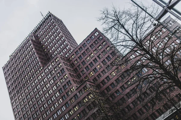 Vista Centro Cidade Berlim Com Edifícios Modernos Dia Chuvoso — Fotografia de Stock