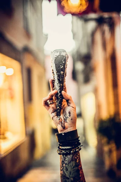 Close Photo Female Hand Tattoo Holding Black Ice Cream City — Stock Photo, Image