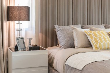 Klasik yatak yatak odası d tarzda çiçek vazo