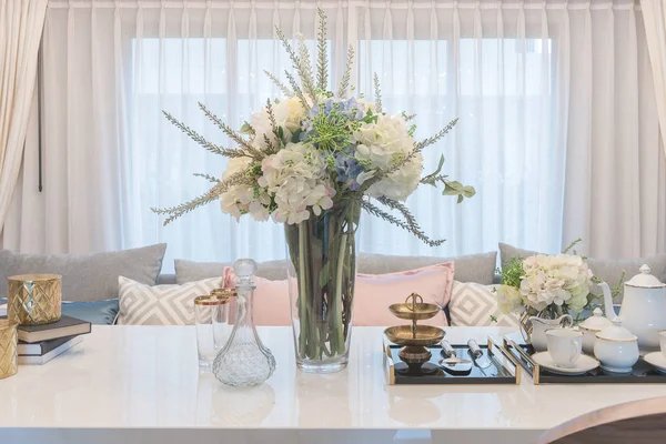 Luxury table set on dinnig table in dining room — Stock Photo, Image