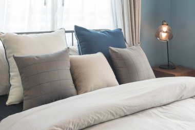 yastık yatak modern yatak odası tarzında kümesi