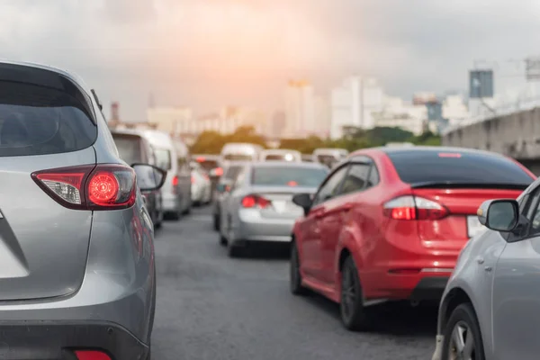 Atasco de tráfico con fila de coche — Foto de Stock