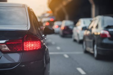 trafik sıkışıklığı ücretli araçlarda sıra ile yol