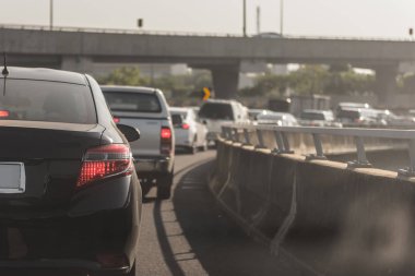 trafik sıkışıklığı ücretli araçlarda sıra ile yol
