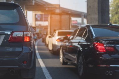 trafik sıkışıklığı ücretli araçlarda sıra ile yol