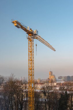 Endüstriyel İnşaat vinçleri ve inşaat alanında bina