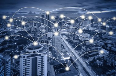 cityscape ağ ve bağlantı konseptiyle 