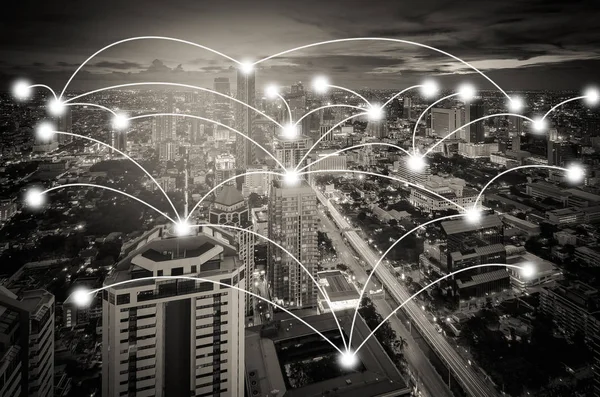 cityscape ağ ve bağlantı konseptiyle 