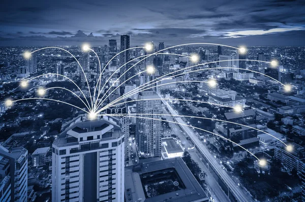 cityscape ağ ve bağlantı konseptiyle 