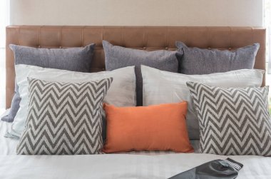 modern tarz yatak yastık dizi