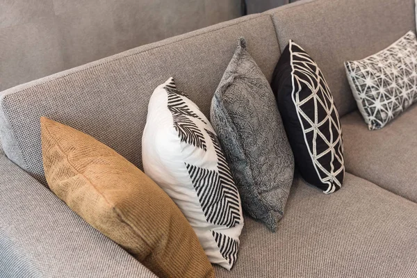 Stile soggiorno di lusso con set di cuscini — Foto Stock