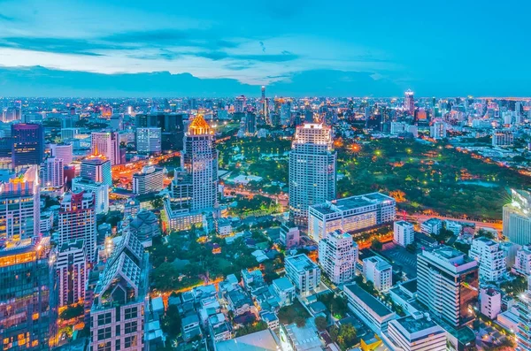 Bangkok paisaje urbano nocturno —  Fotos de Stock
