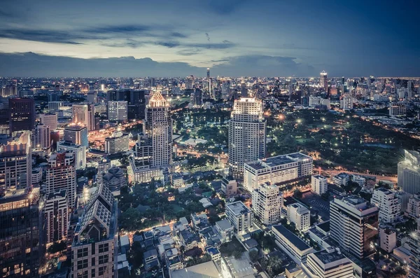 Bangkok paisaje urbano nocturno —  Fotos de Stock