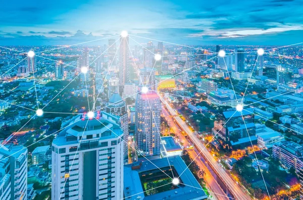 Bangkok paisaje urbano nocturno con edificios modernos —  Fotos de Stock