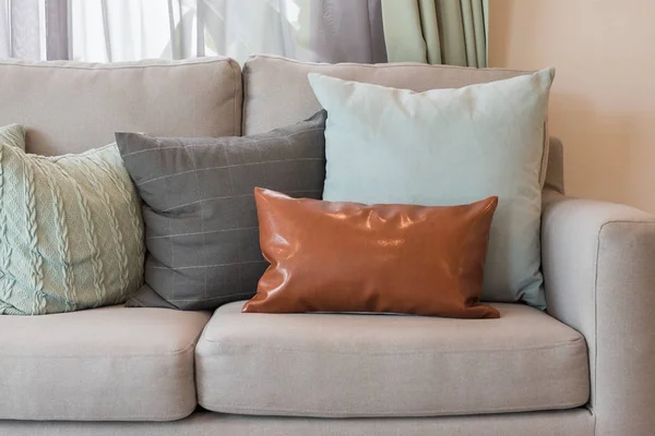 Conjunto Almohadas Sofá Gris Acogedor Moderno Estilo Moderno Sala Estar —  Fotos de Stock