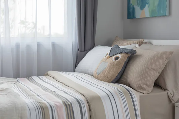 现代卧室风格单人床 — 图库照片