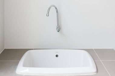 sayaç üzerinde modern lavabo 