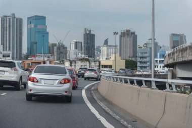 trafik sıkışıklığı ücretli araçlarda sıra ile yol