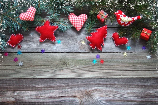 Noel süslemeleri ve hediye kutuları ahşap b arka plan