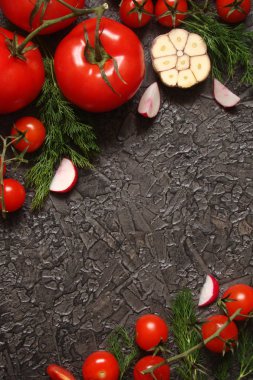 Sebze, domates, otlar, zeytin, Kapari, sarımsak dokulu 