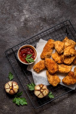 domates soslu tavuk göğsü Nuggets