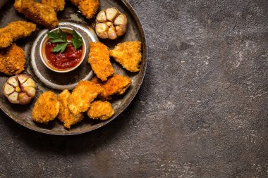 domates soslu tavuk göğsü Nuggets