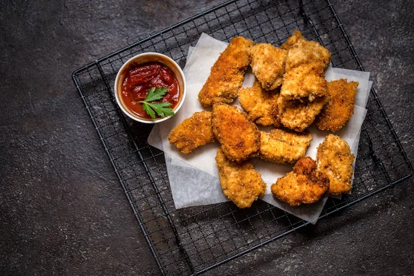 domates soslu tavuk göğsü Nuggets