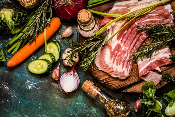 Ingredientes Vegetales Especias Carne Para Cocinar Platos Estilo Rústico — Foto de Stock