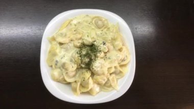 Makarna peynir 4 k video, makarna, tortellini gıda