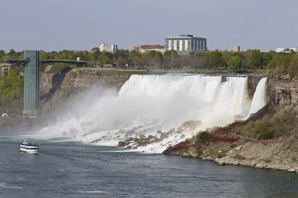 Hermosa foto con la increíble cascada del Niágara lado de EE.UU. — Foto de Stock